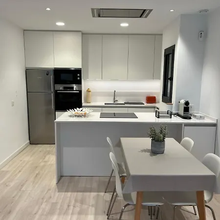 Avinguda Madrid 27 Bajos 1ª Διαμέρισμα *