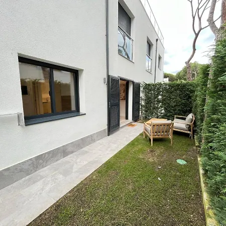 Avinguda Madrid 27 Bajos 1ª *