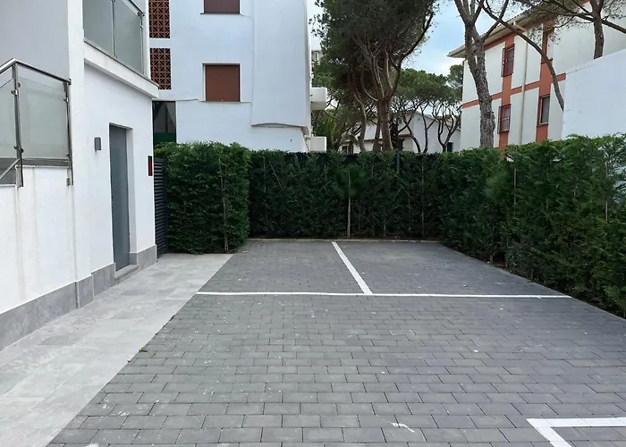 Avinguda Madrid 27 Bajos 1ª Апартаменты