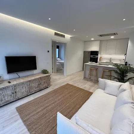 Avinguda Madrid 27 Bajos 1ª Daire *