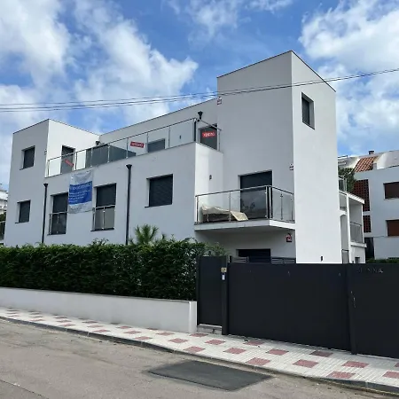 Avinguda Madrid 27 Bajos 1ª * Castell-Platja d'Aro