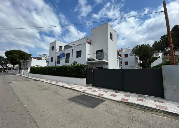 Avinguda Madrid 27 Bajos 1ª * 普拉加德阿罗