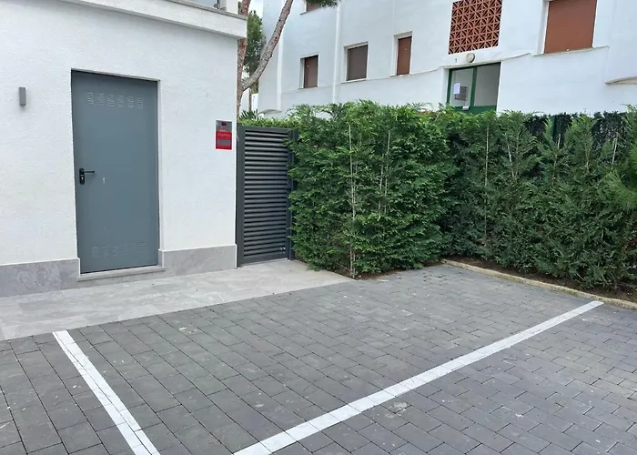 Avinguda Madrid 27 Bajos 1ª * 普拉加德阿罗